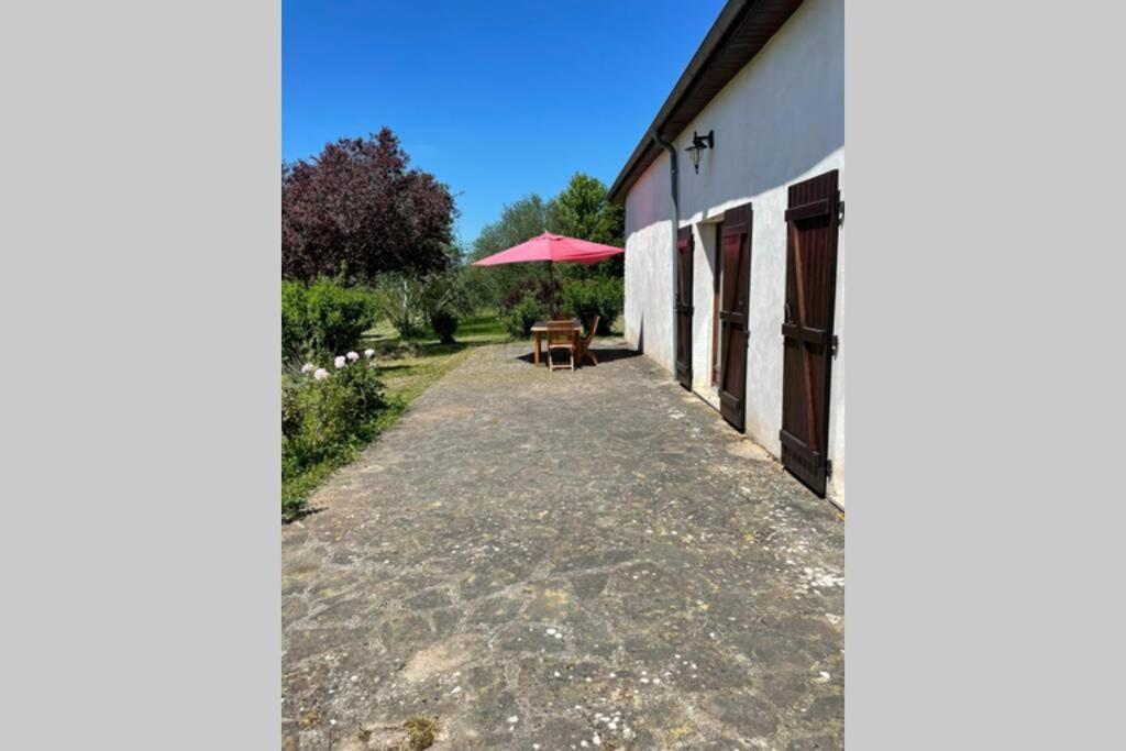 Gîte de la Fontaine salée Diancey Extérieur photo